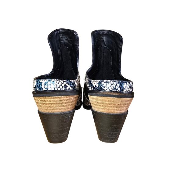 Gianni Bini Maerren Western Snake Print Capped Toe, ankle booties size 6 M - Picture 7 of 8